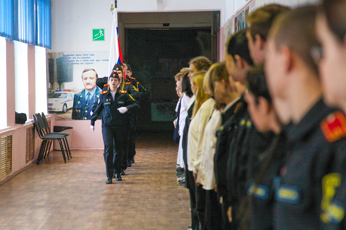 В Твери в школе № 16 открыли «Парту героя»