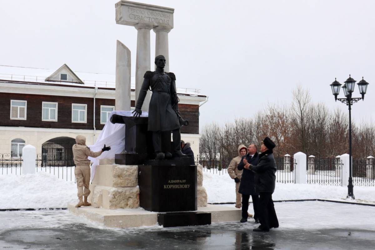 В Тверской области открыли памятник герою Крымской войны Владимиру Корнилову