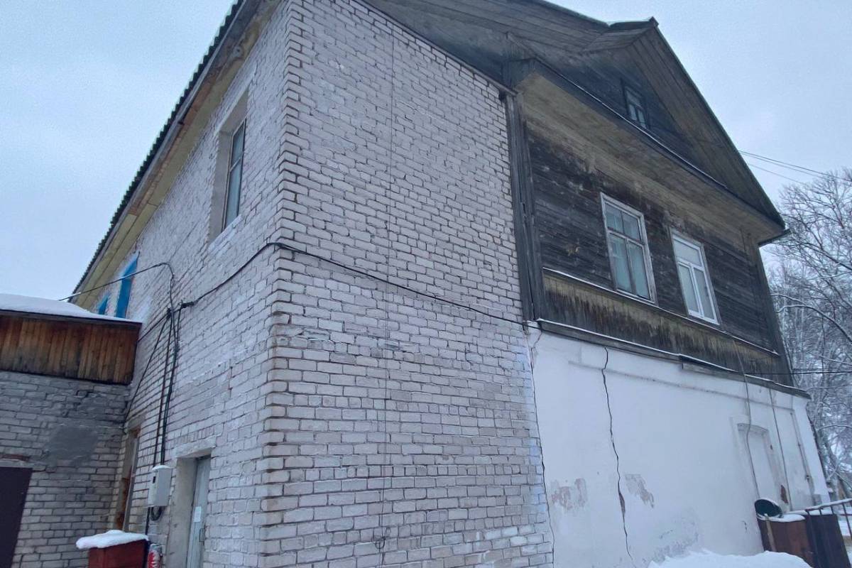 СК выясняет, почему люди в Тверской области более 10 лет живут в аварийном доме