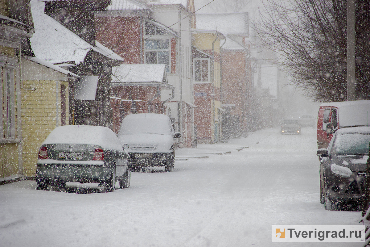 Сильный снегопад будет сегодня. Снег в Твери. Тверь снегопад 2012.