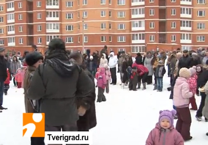 Новая школа в радужном тверь. Микрорайон Радужный Тверь. Школа в Радужном Тверь. УК мкр Радужный Тверь.