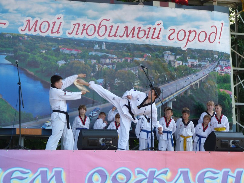 День города ржев 2024 год. День города Ржев. Ржев день города 2007. Ржев 2000 день города. С днем города Ржева открытка.