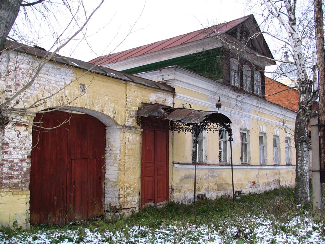 Дом в торжке тверская область. Памятники архитектуры Торжка. Мобилизационная набережная Торжок. Торжок архитектура. Новгородская набережная 3 Торжок.