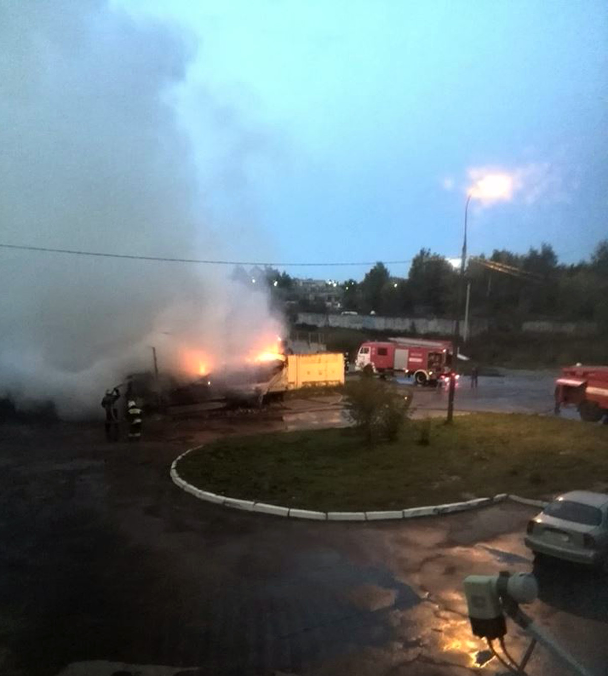 Юность тверь. Питер ночью. Ночью в твери сегодня что взорвалось. Пожар в твери сегодня юность. Ночью в твери сегодня что взорвалось.