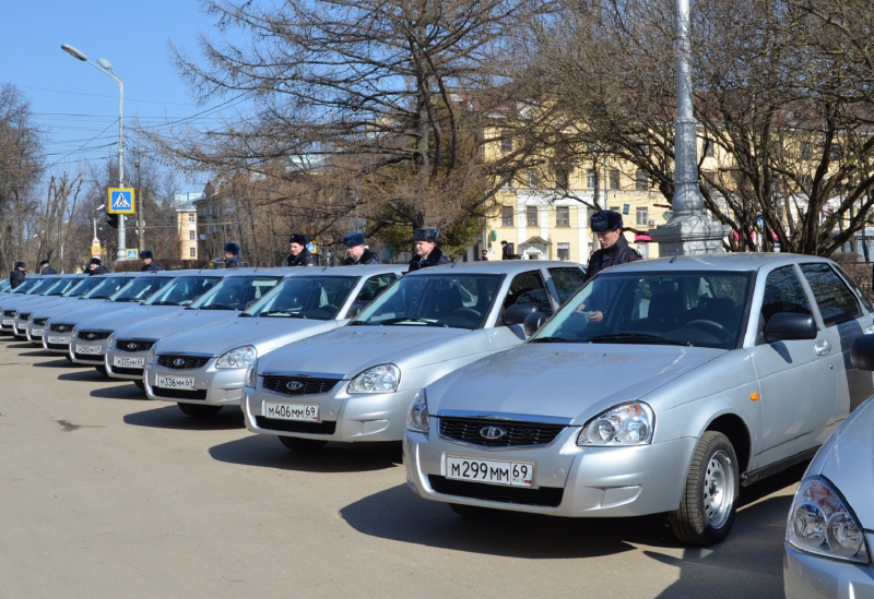 Авто тверской. Машины в Твери. Вручение автомобилей МВД. Вручение автомобилей МВД Твери. Полицейские авто Твери.