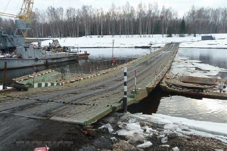 Канал паром. Понтонный мост Дубна Конаково. Понтонная переправа Дубна Конаково. Понтонная переправа Дубна. Дубна Понтонный мост.