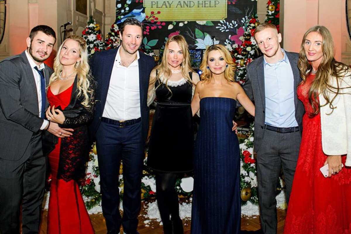 Play and help. школа героев санкт-петербург. Play and help. школа героев. Play and help.