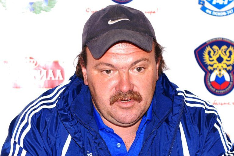 Олег Саморуков - тренер ФК Волга Тверь
