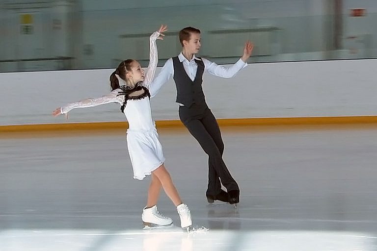 Роман Серов и Ксения Шемарова