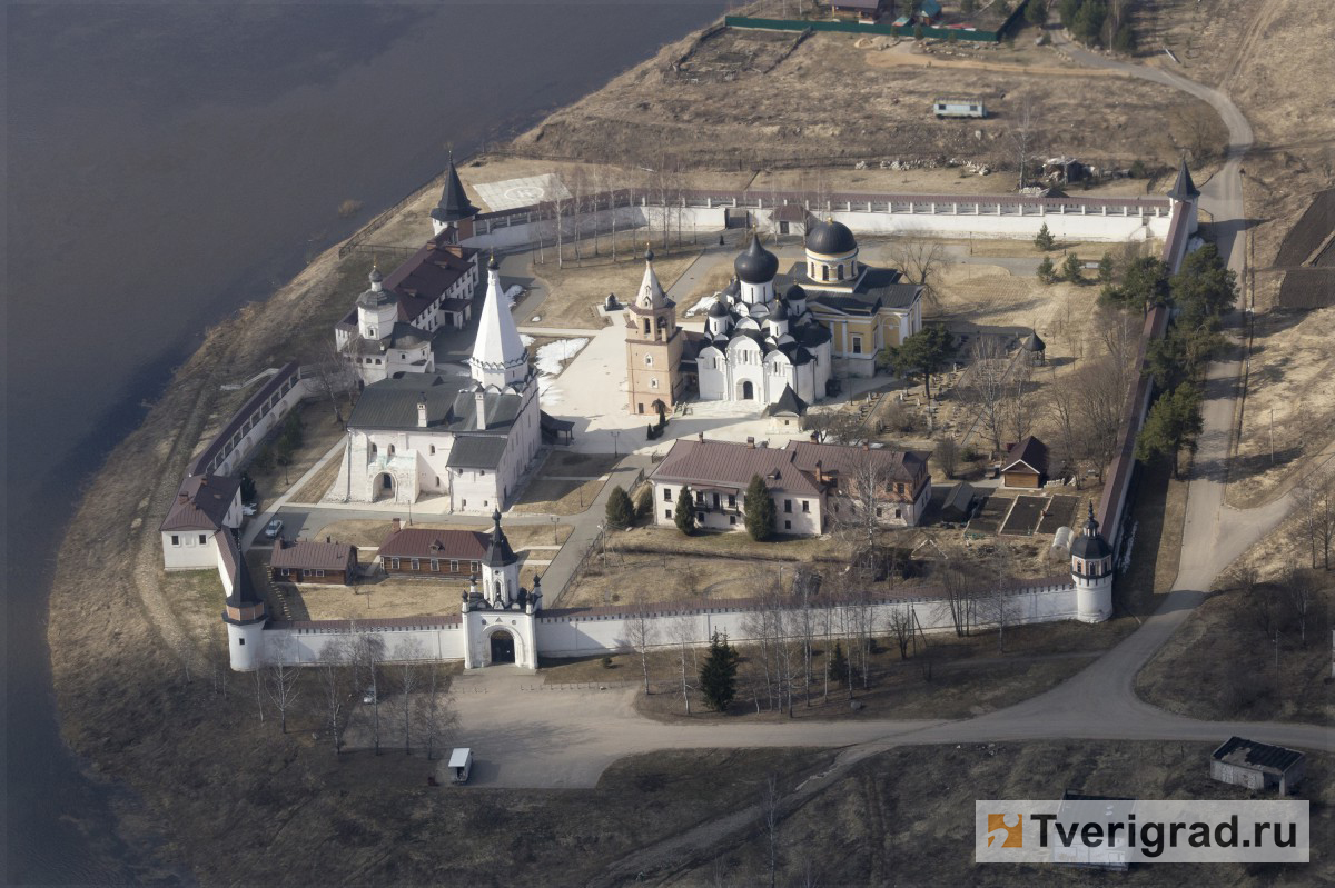 Старица, Свято-Успенский Монастырь