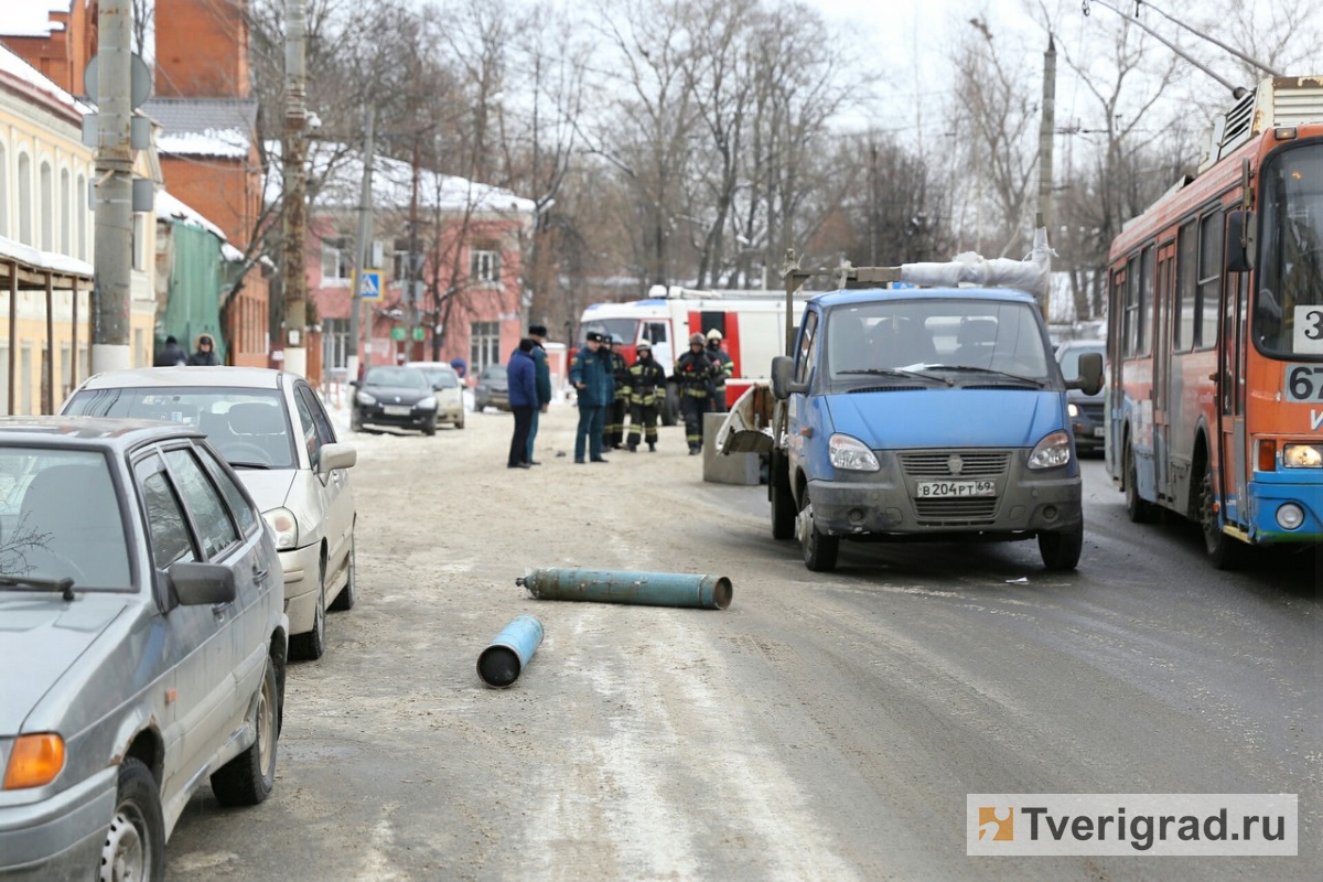 Наезд на припаркованный автомобиль