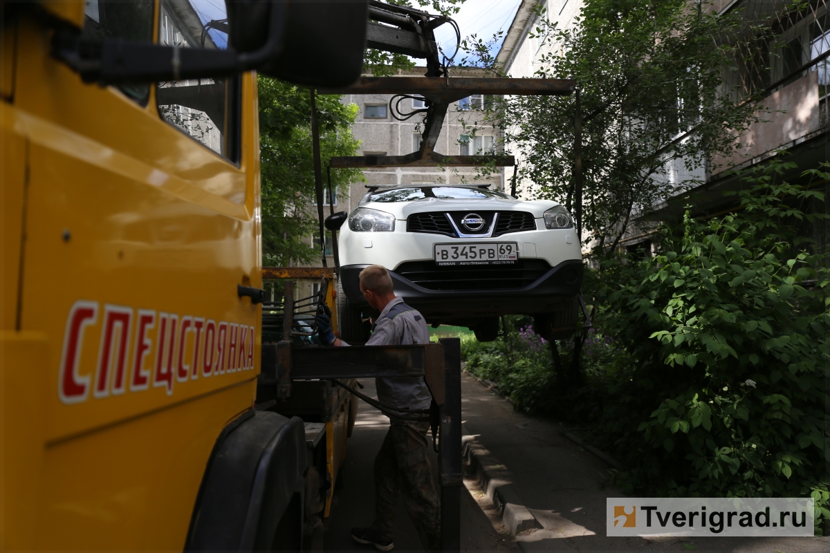 Тотальная зачистка: в Твери из дворов массово эвакуировали автомобили,  мешающие проезду спецслужб / видео | Твериград