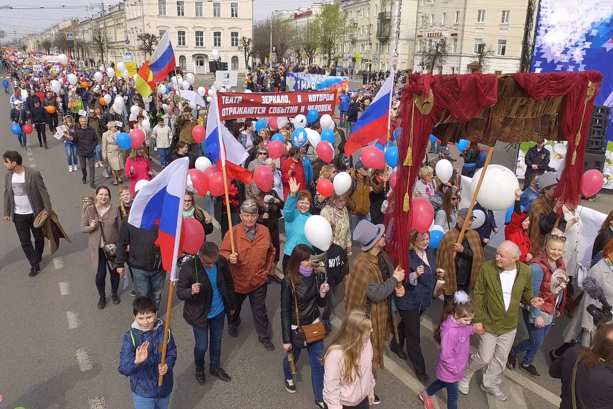 Фотографии первомайских демонстраций