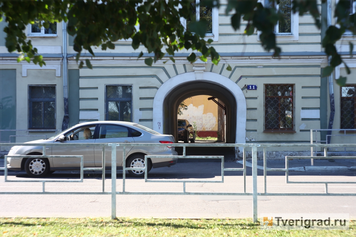 Уродство или безопасность: в Твери развернулась жаркая дискуссия по поводу  новых ограждений на исторической набережной | Твериград