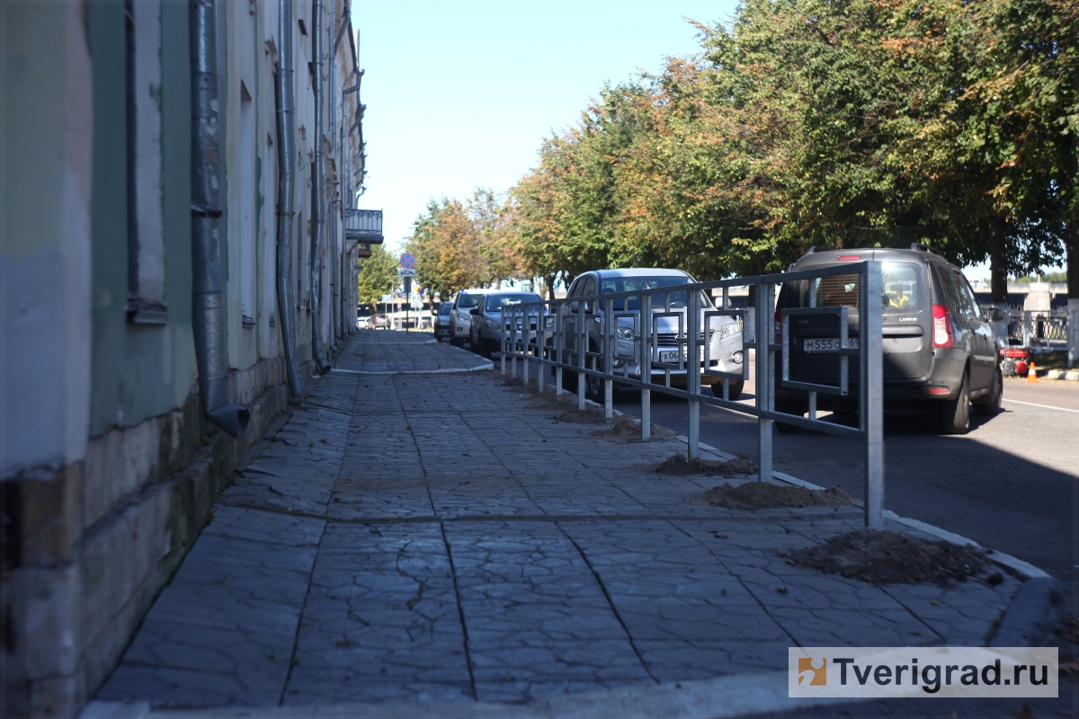 Уродство или безопасность: в Твери развернулась жаркая дискуссия по поводу  новых ограждений на исторической набережной | Твериград