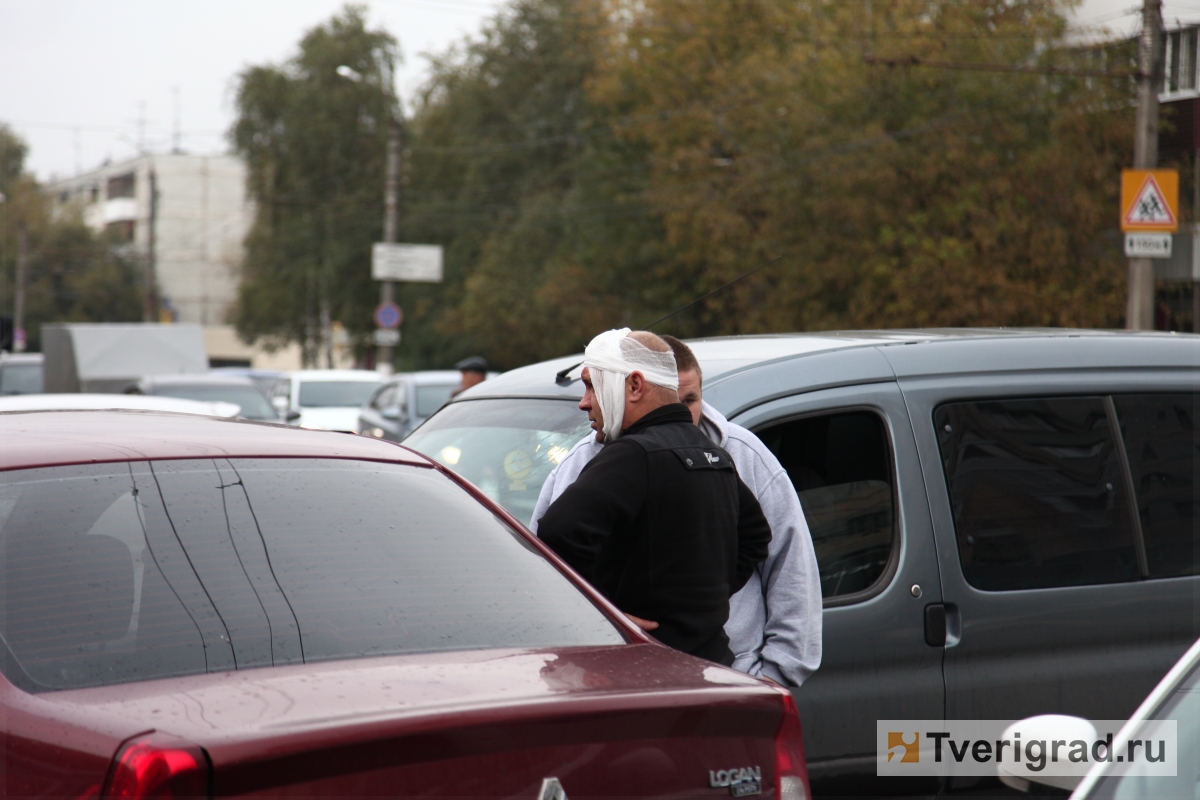 Два человека пострадали в ДТП с участием двух легковушек на Волоколамском  проспекте в Твери | Твериград