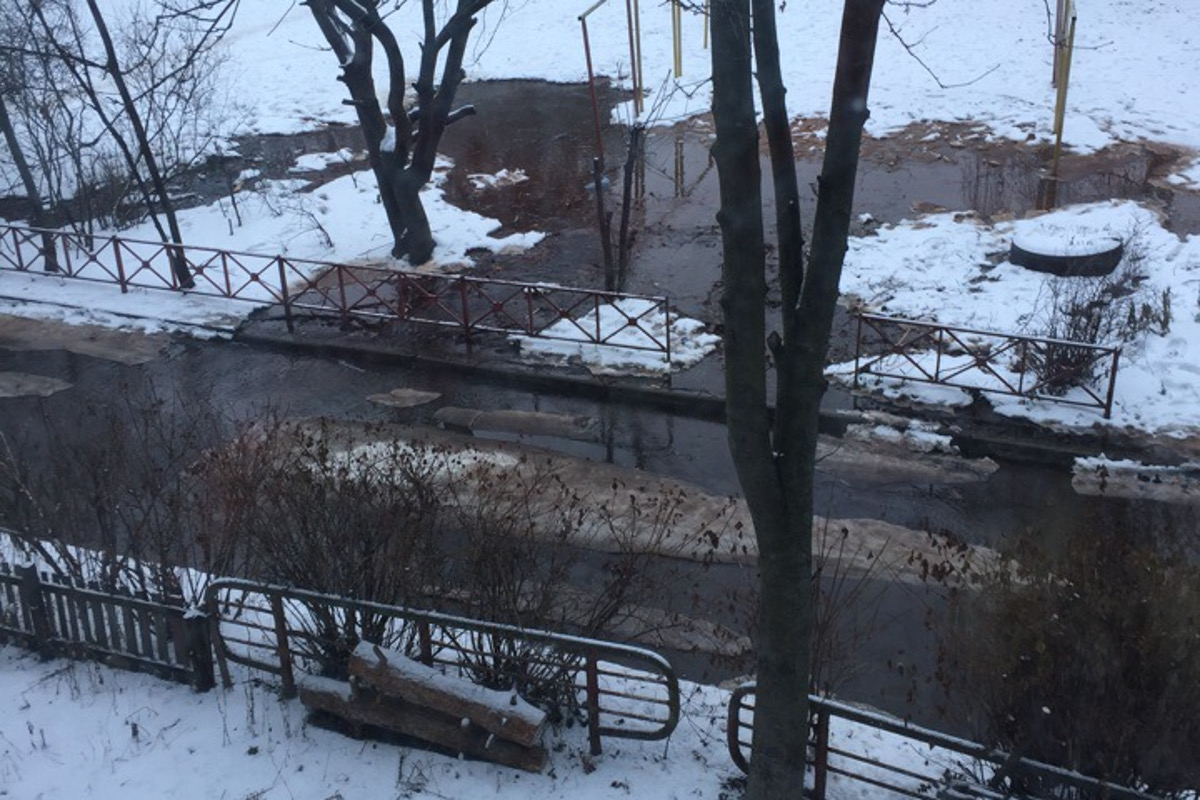 Тверь вода водоканал. Площадь славы затопление Тверь. Тверь площадь славы дом 2.