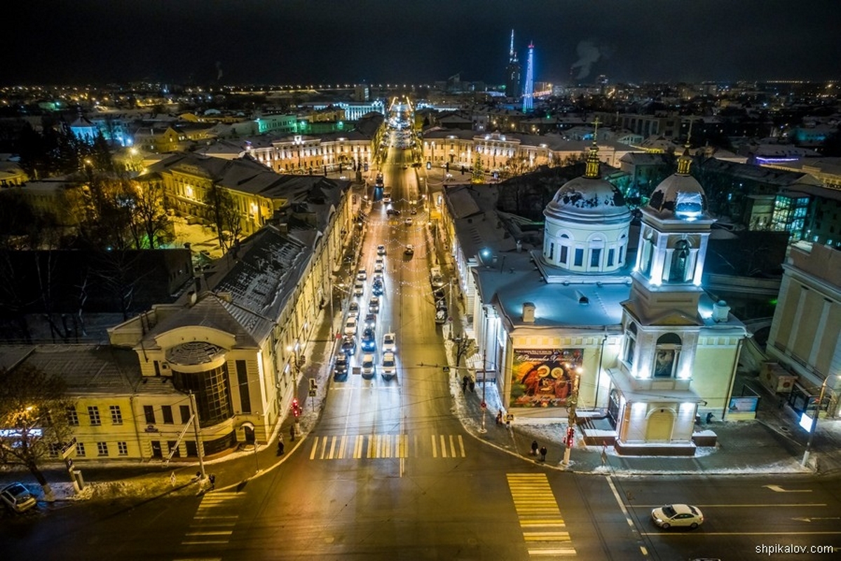 Благодаря фотографии. Тверь с птичьего полета. Ночная Тверь с высоты. Тверь ночью с высоты. Тверь ночью с птичьего полета.