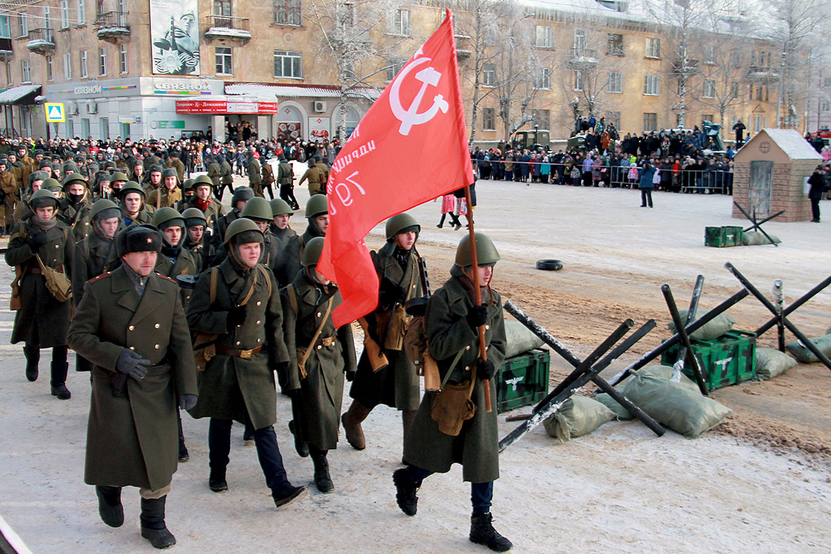 Танки в городе: в Нелидово прошла масштабная реконструкция боёв 1942 года |  Твериград