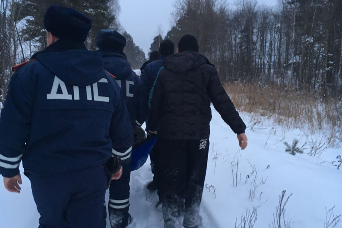 Почти сутки. В Лихославле замерзает женщина. Под Тверью девушка замерзла ждав помощь застряла машина.