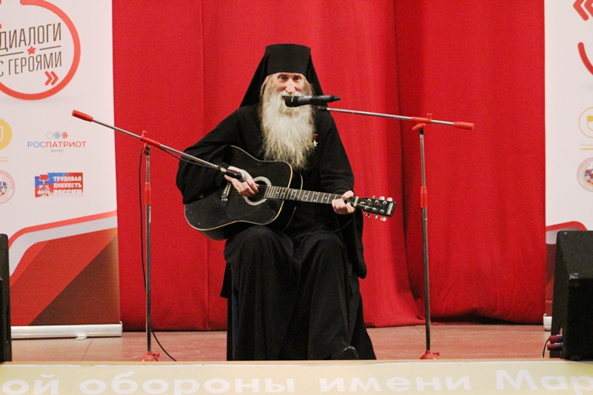 Отец киприан поет. Монах Киприан Бурков герой советского Союза. Отец Киприан монах. Инок Киприан Бурков.