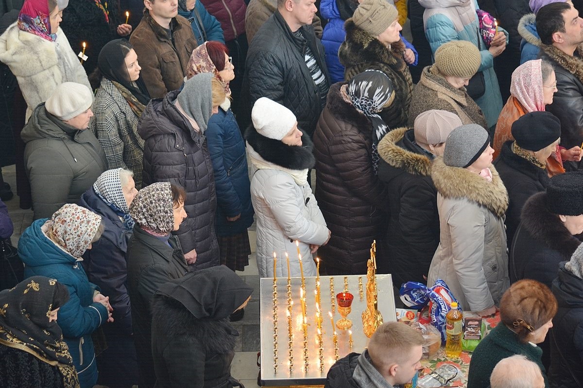 Сколько человек пришли проститься с навальным