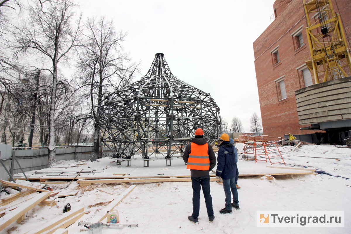 К лету над центром Твери засияют купола-гиганты Спаса Златоверхого общим  весом 40 тонн | Твериград