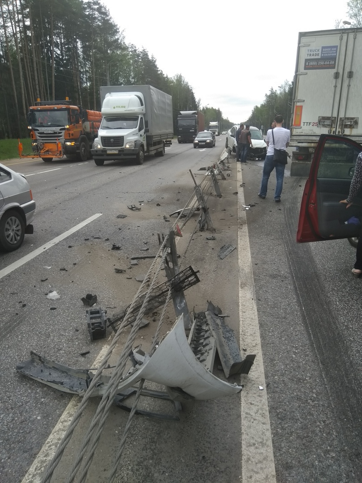 Дтп московская область. Авария на трассе м10 в Тверской области сегодня. Авария на трассе м10 в Тверской. Авария трасса м10 Тверская область. Авария на трассе м10 в Тверской области вчера.