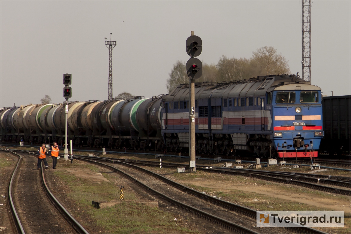 В Тверской области машинист и его помощник попались, пытаясь украсть с  тепловоза 450 литров солярки | Твериград