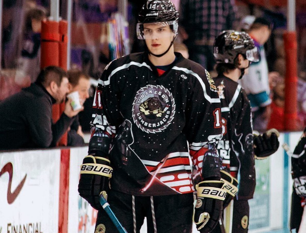 Хоккеист из Твери теперь сможет сыграть против своего кумира Ковальчука в чемпионате НХЛ