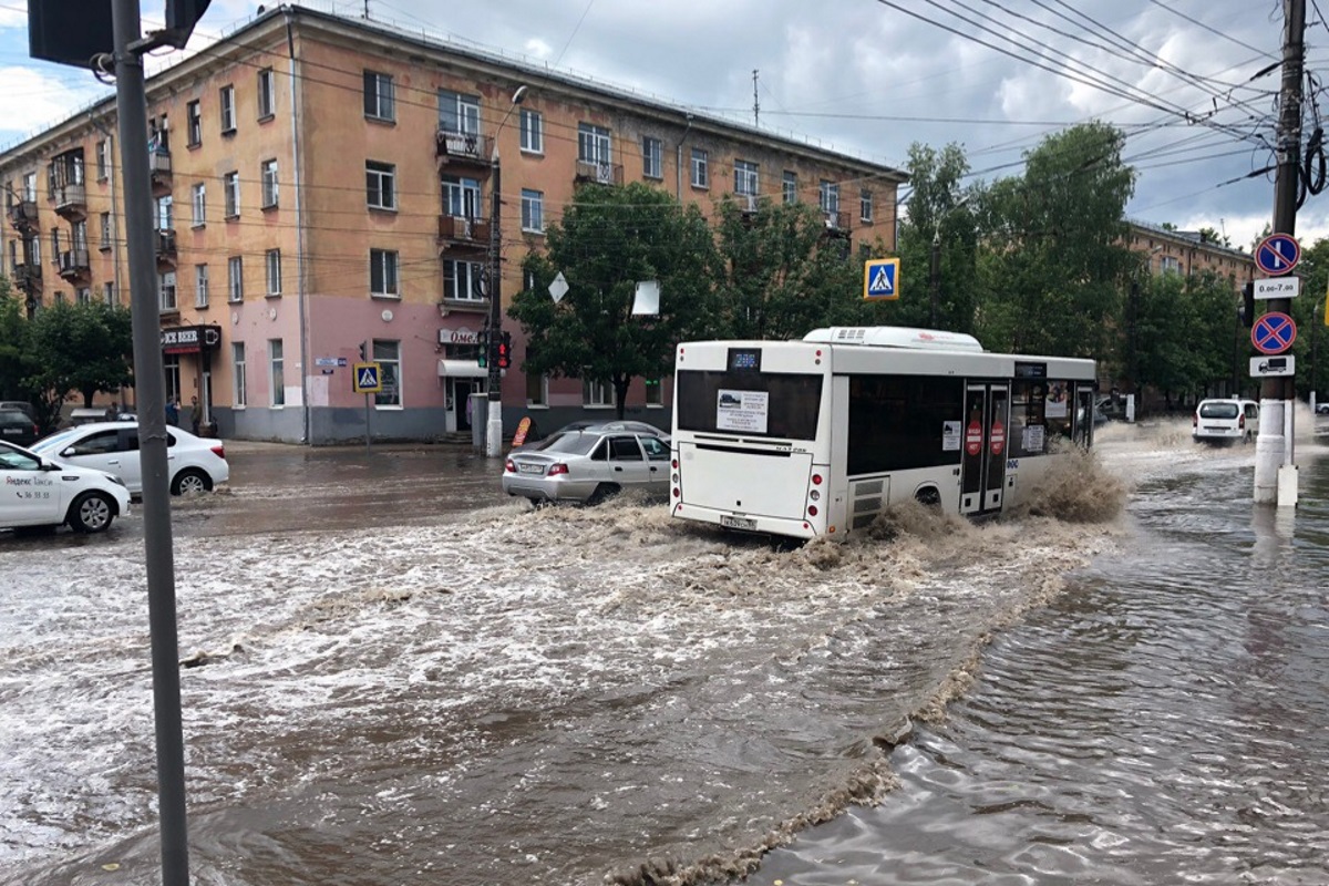 В Твери снова затопило проспект Победы | Твериград