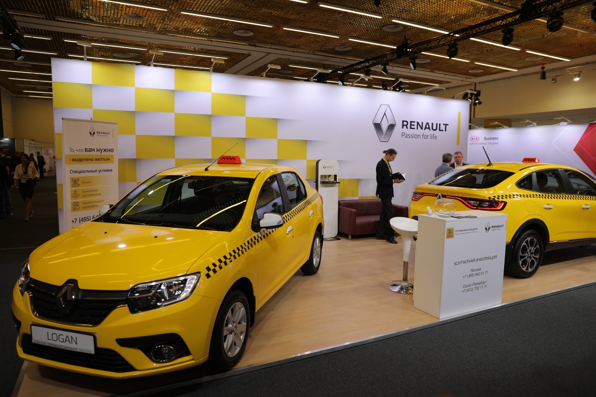 Renault Logan Р¶РµР»С‚С‹Р№