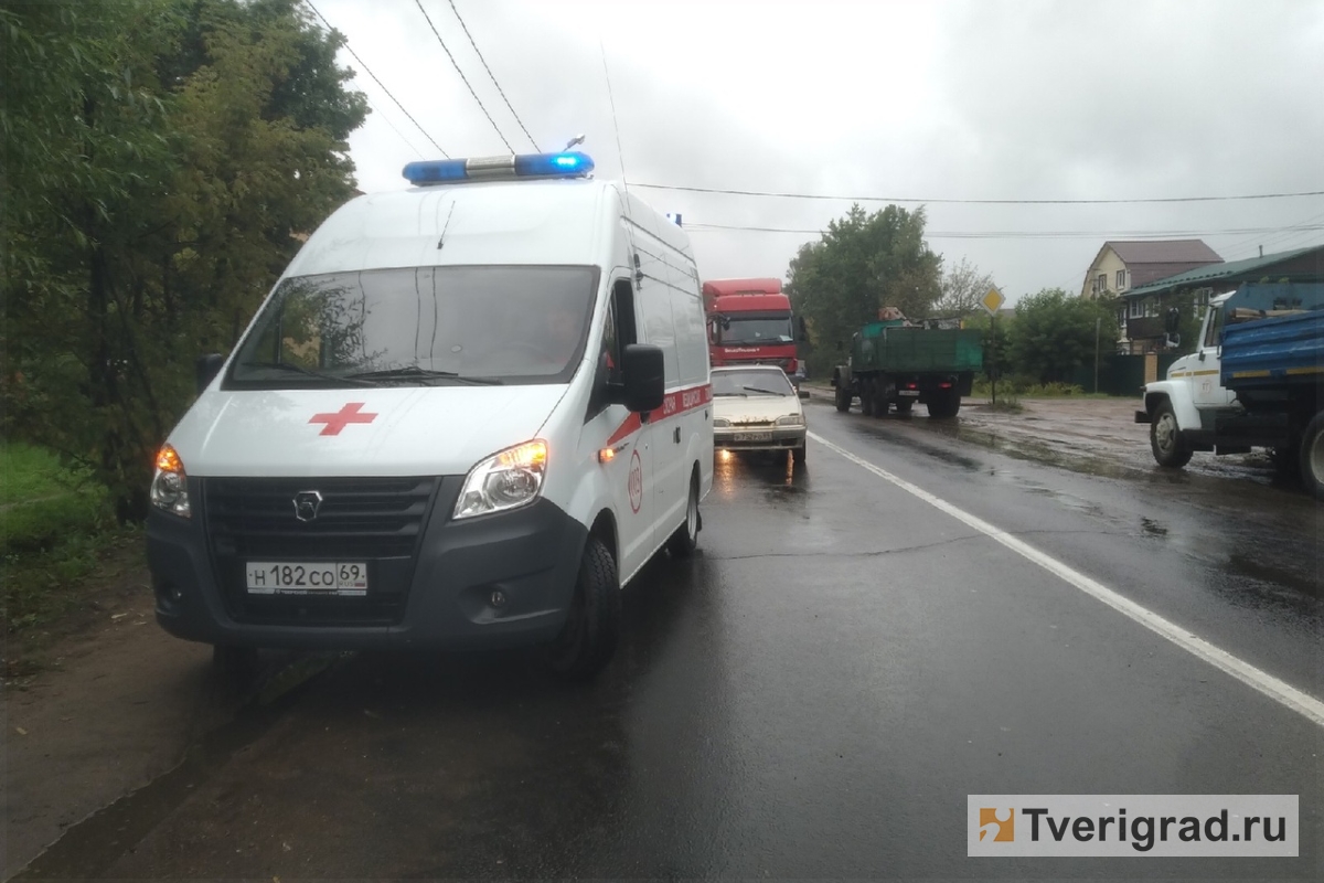 Новости твери твериград происшествия. Твериград происшествия в твери и тверской сегодня. Автомобильные аварии в твери фото. Твериград происшествия в твери и тверской сегодня. Склизкова 21 тверь.
