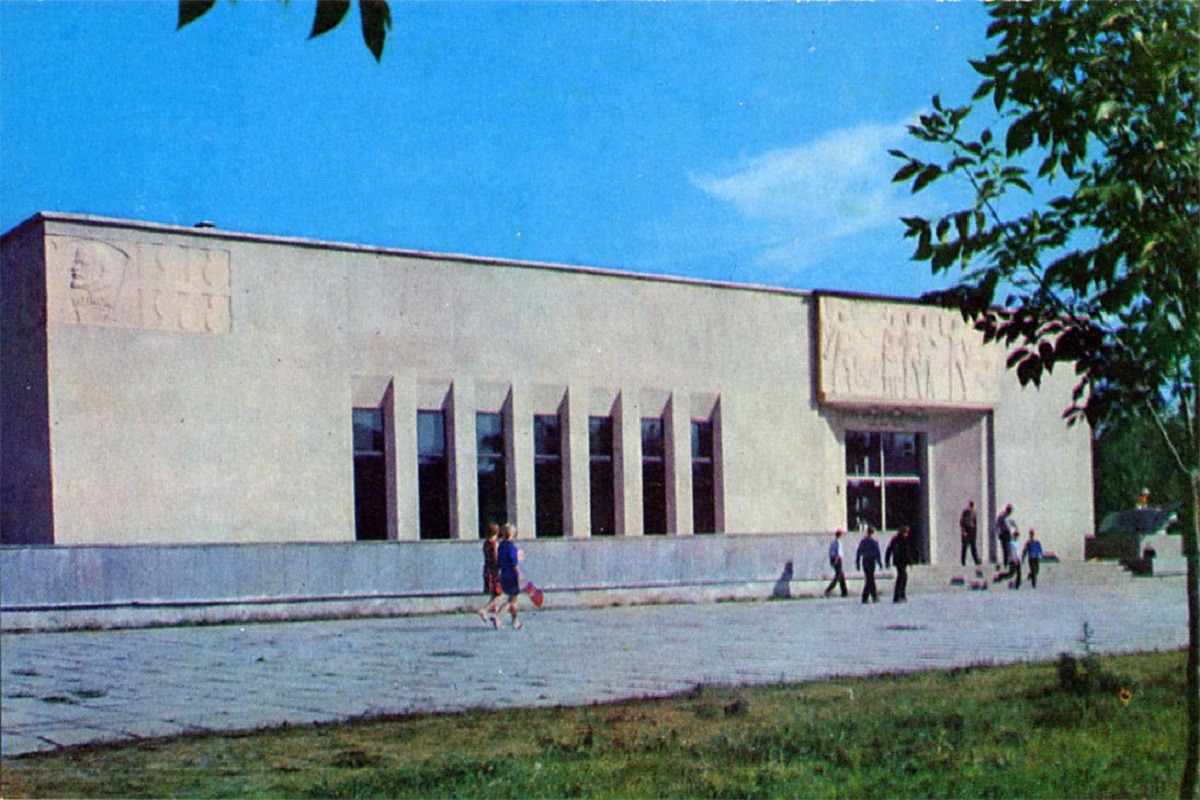 томск подводный мир. музей им лизы чайкиной в твери. дом творчества октябрьского округа омск. выставочный центр лизы чайкиной. выставка в твери музей лизы чайкиной.