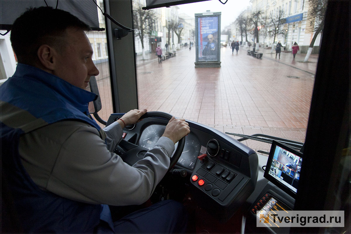 Более сотни водителей автобусов приняли для работы в новой транспортной  модели Твери | Твериград