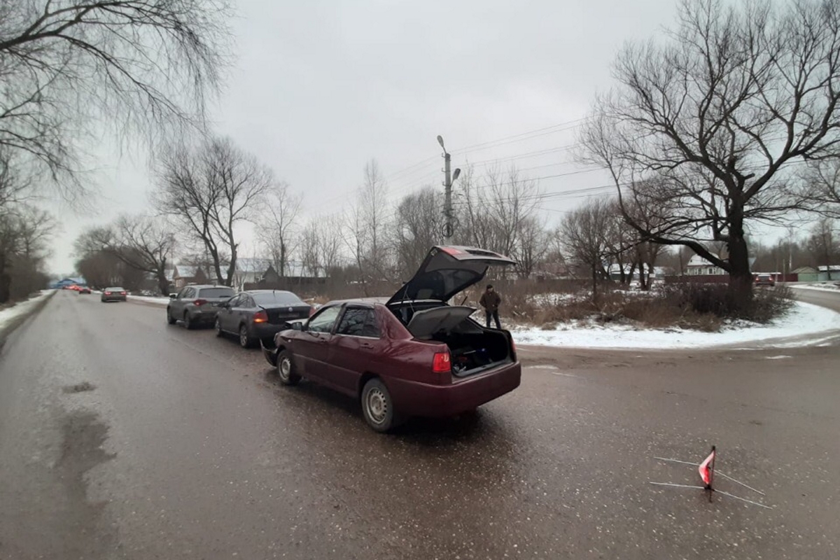 Погода в волочке на неделю. Вышний Волочек происшествия. Происшествия в Вышнем Волочке. Авария в Вышнем Волочке вчера.