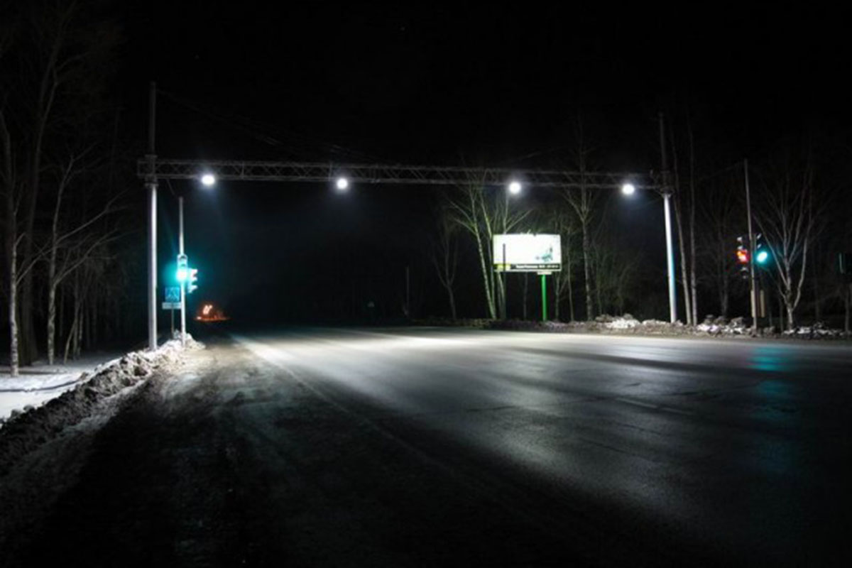Ночной выезд. Освещение пешеходных переходов. Подсветка пешеходного перехода. Дорожное освещение. Освещение пешеходных дорог.