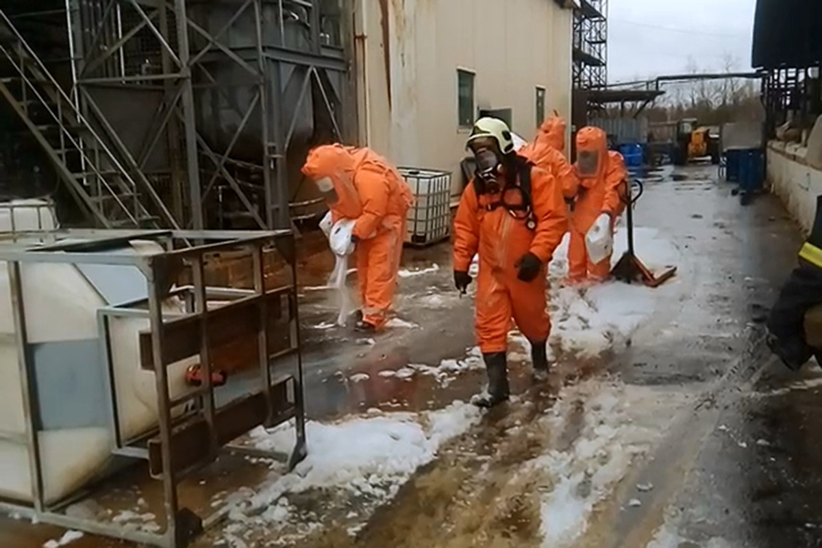 Появилось видео ликвидации последствий ЧП на химзаводе в Тверской области |  Твериград