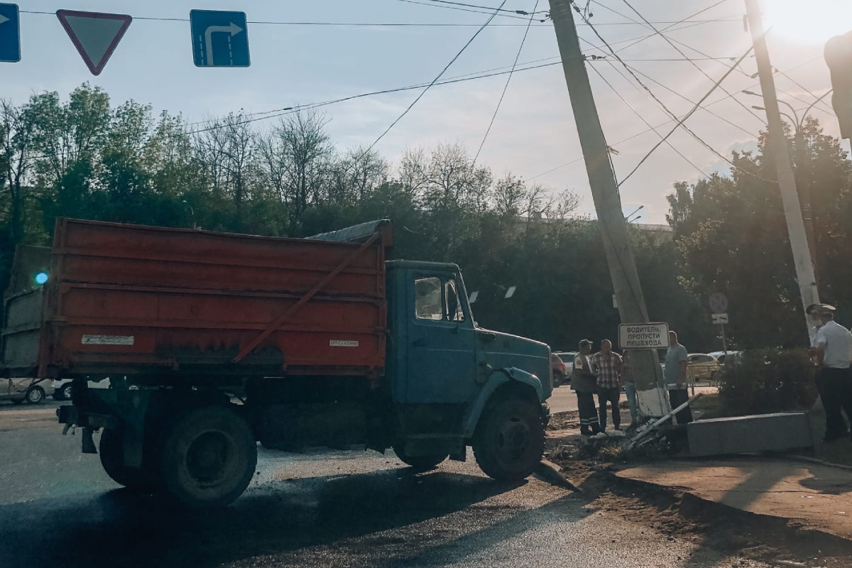 Водитель самосвала картинки