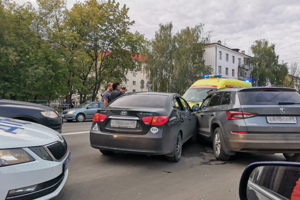 Дтп в твери бмв