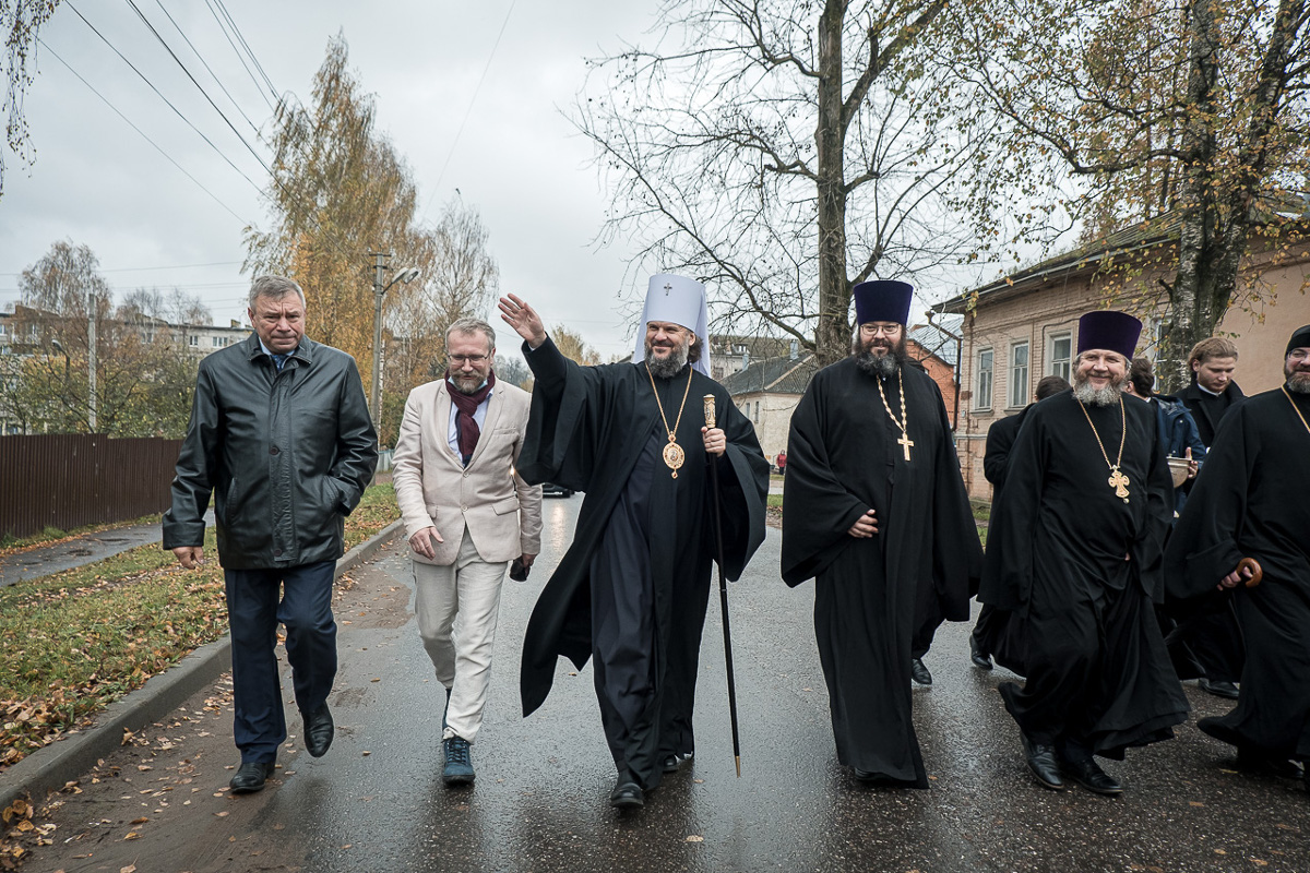 В Тверской области для мощей святой Анны Кашинской сшили новое облачение |  Твериград