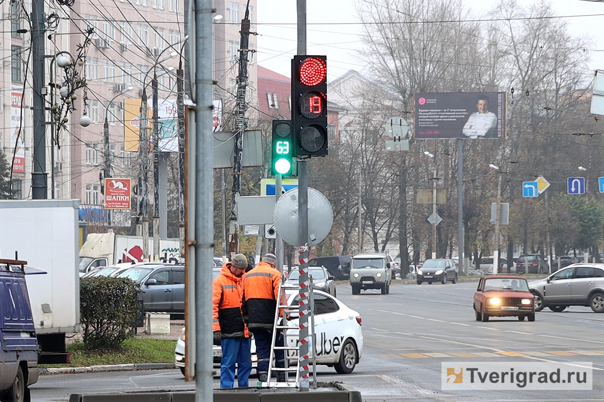 В Госавтоинспекции рассказали, как изменилась схема движения на площади  Капошвара в Твери | Твериград