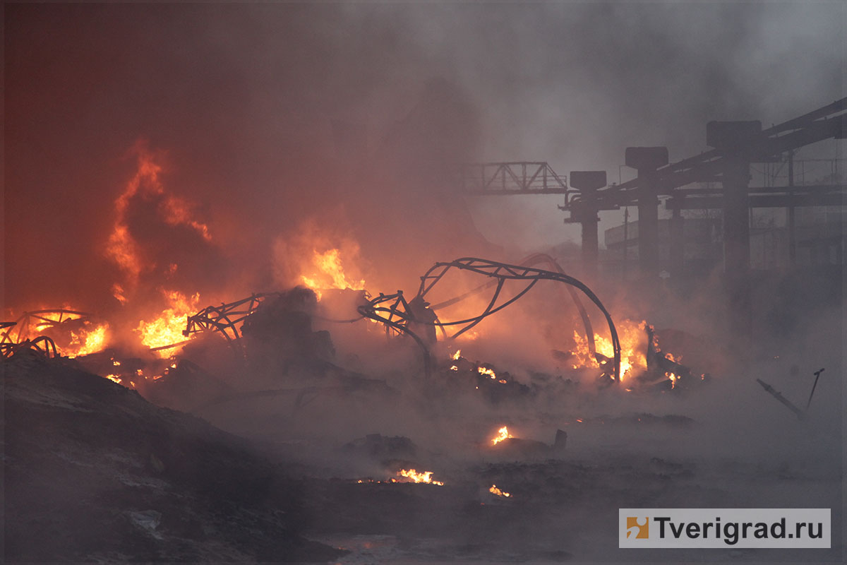 пожар в промзоне на московском шоссе (10)
