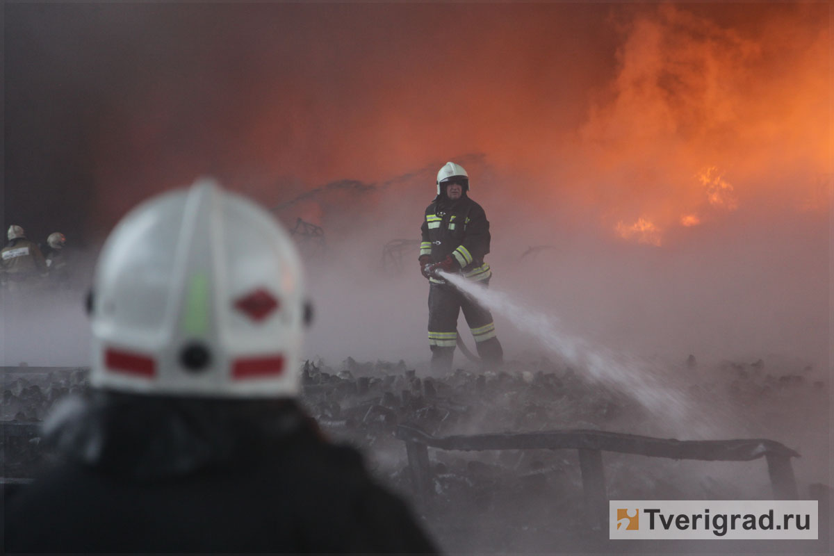 пожар в промзоне на московском шоссе (25)