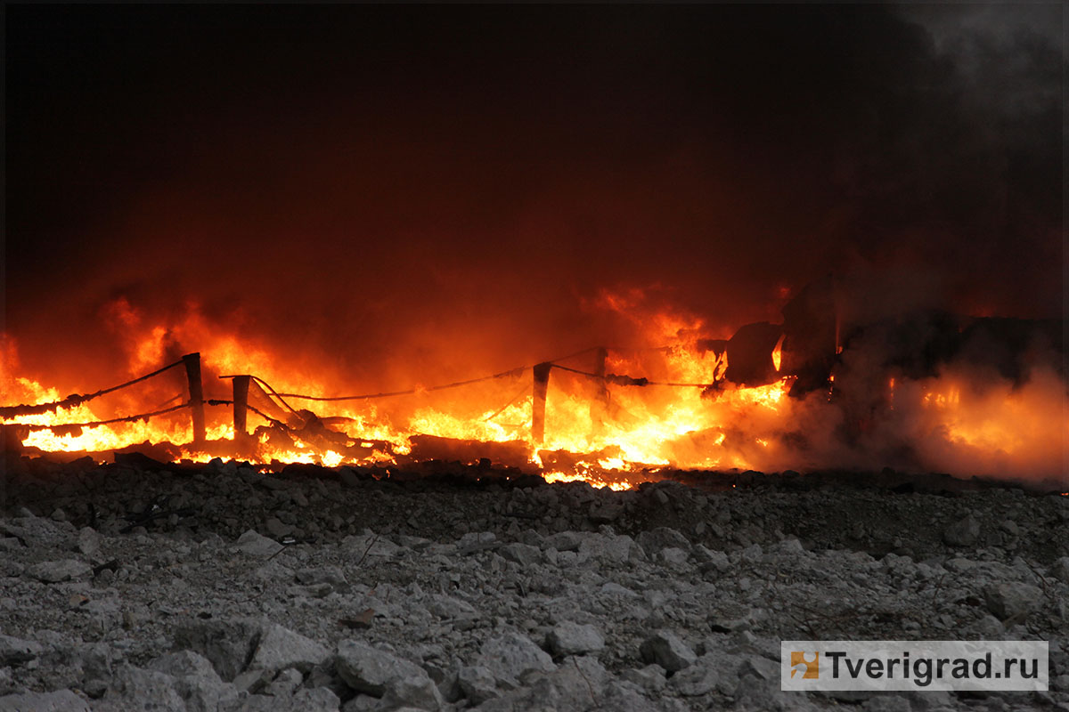 пожар в промзоне на московском шоссе (28)
