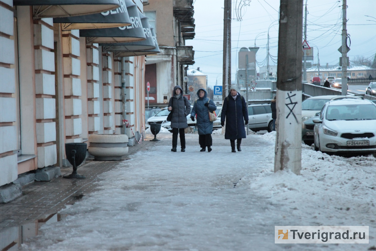 Ледовое побоище: жители Твери ломают руки и ноги на гололеде в новогодние  каникулы | Твериград