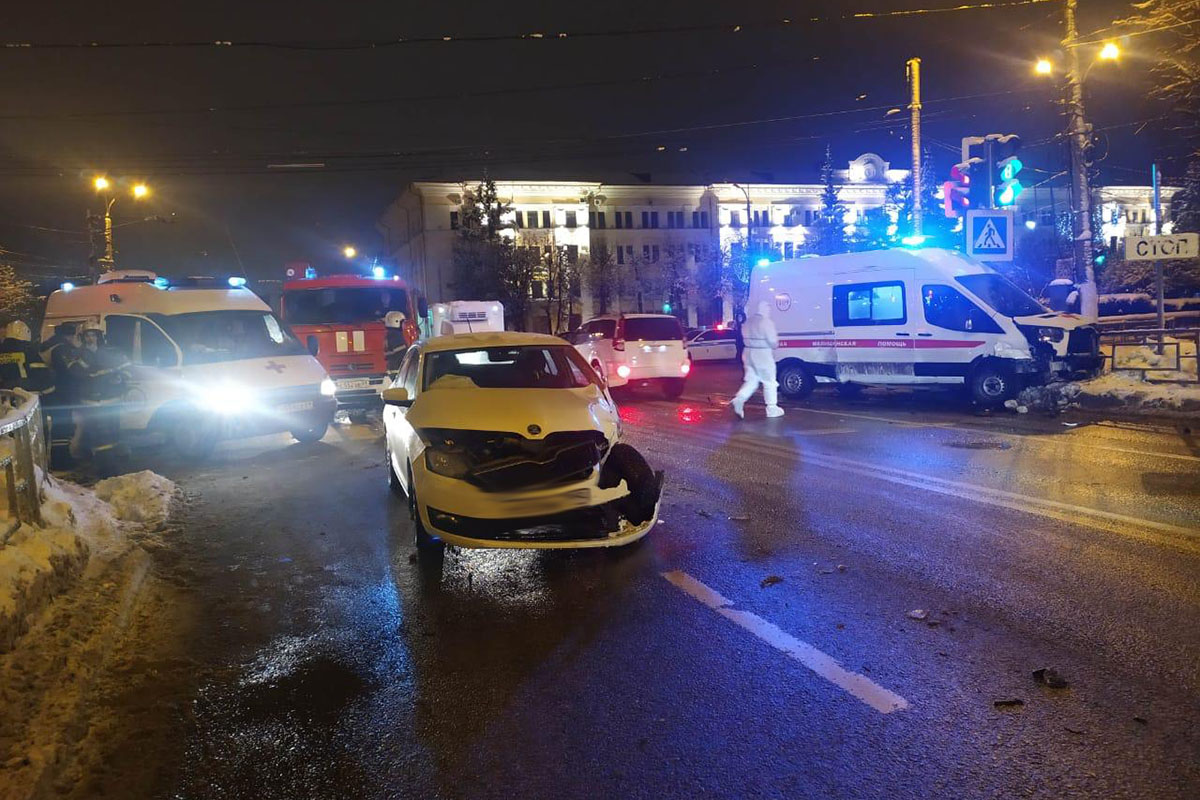 Эвакуировали машину тверь