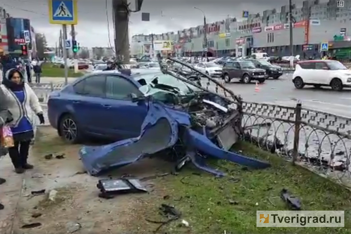 В Твери момент страшного ДТП в Южном попал на видео | Твериград