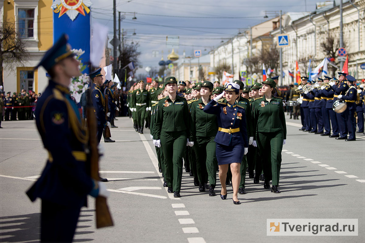 Парад победы тверь фото