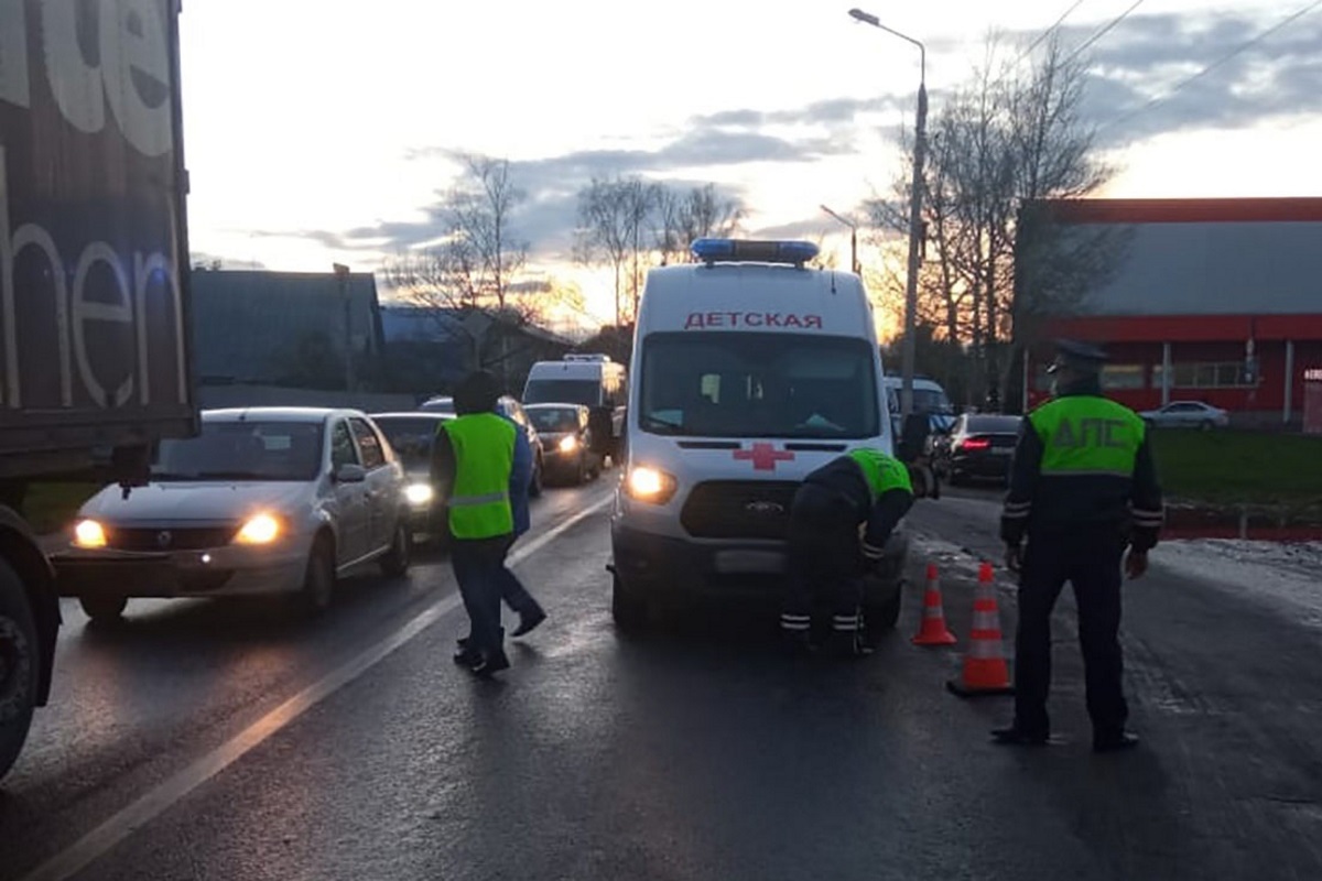 В Твери машина скорой сбила подростка | Твериград